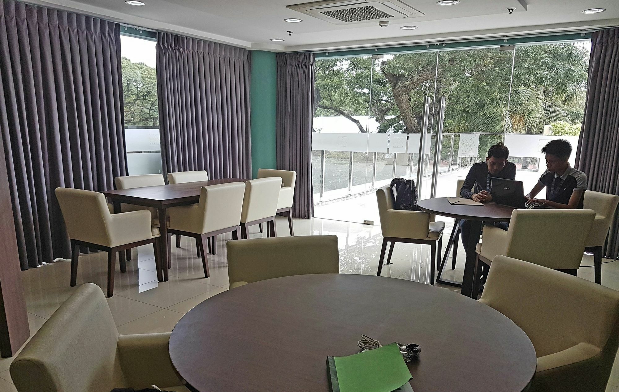 Padgett Place Prime Suites Cebu ภายนอก รูปภาพ