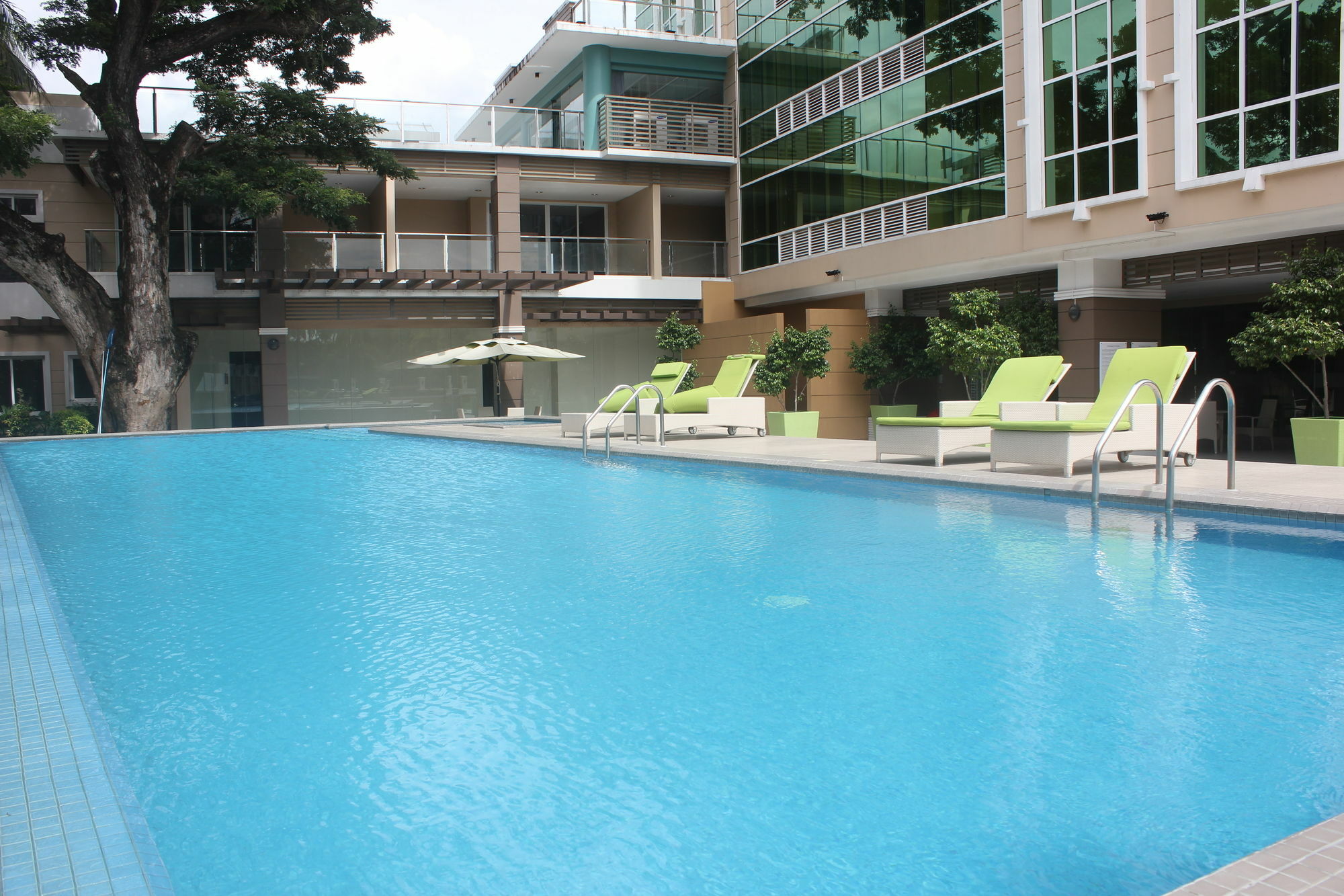 Padgett Place Prime Suites Cebu ภายนอก รูปภาพ