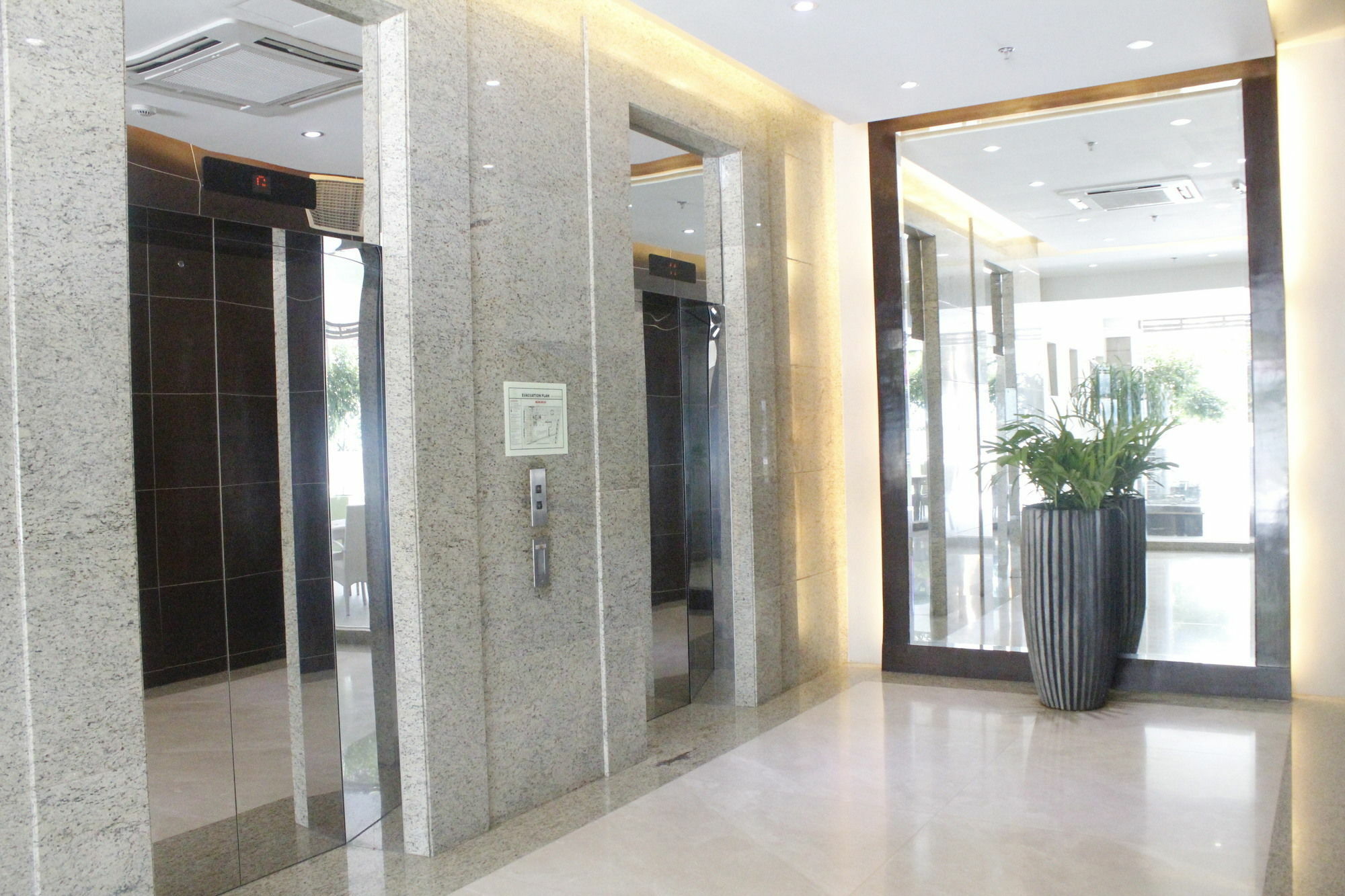 Padgett Place Prime Suites Cebu ภายนอก รูปภาพ
